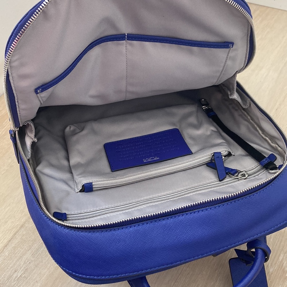 Backpack - Picture 4 of 5